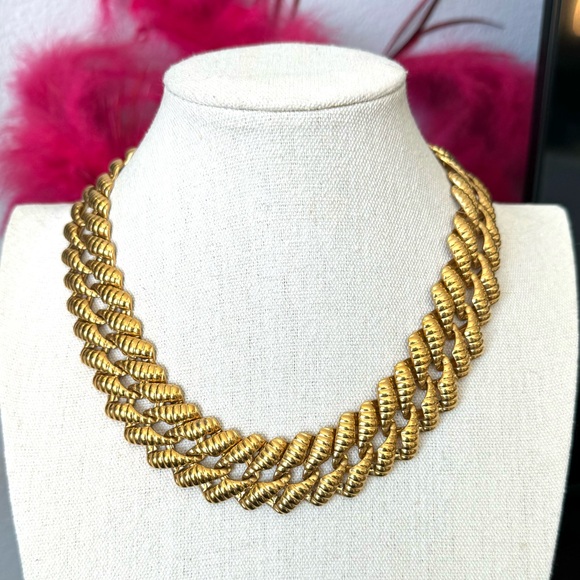 Napier Gold Vintage Collar Necklace - Picture 2 of 7